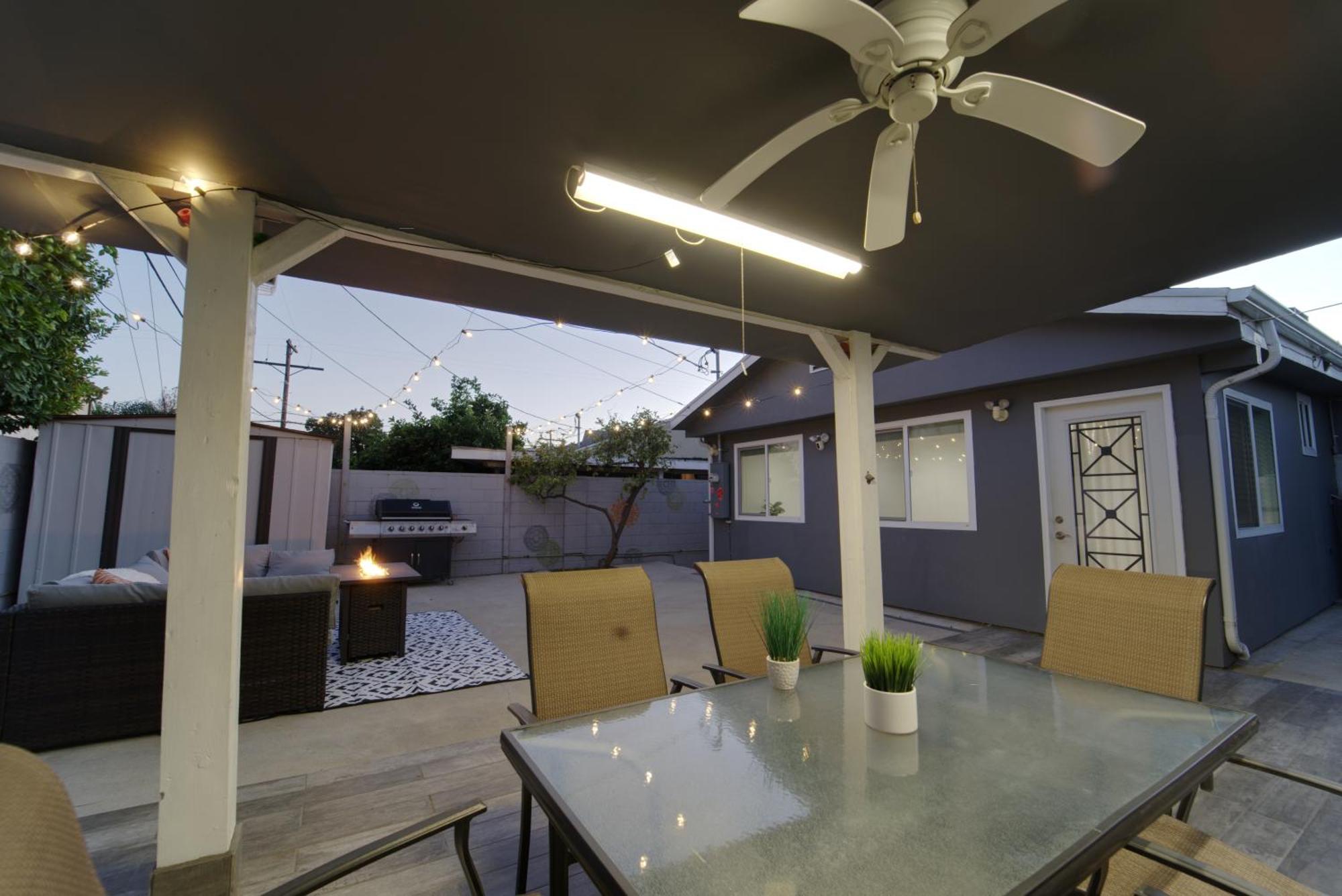 Holiday home Modern La - King Bed, Outdoor Living, Firepit *