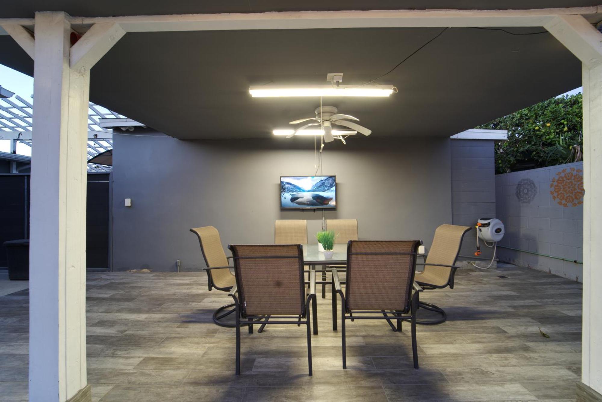 Modern La - King Bed, Outdoor Living, Firepit Holiday home