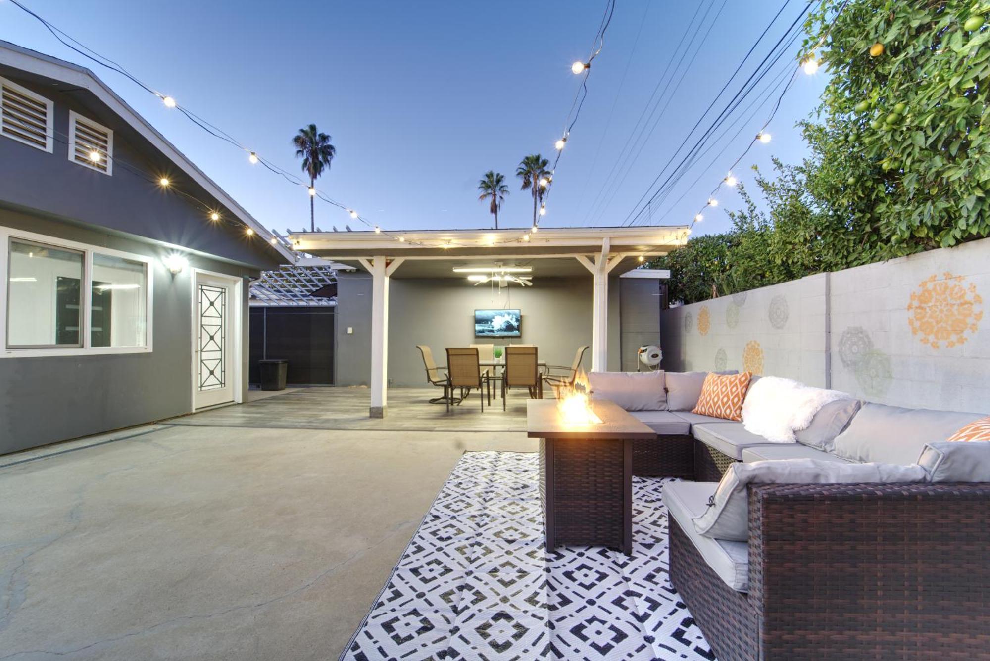 Modern La - King Bed, Outdoor Living, Firepit