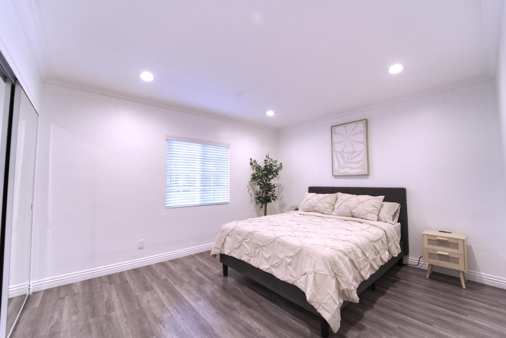 Modern La - King Bed, Outdoor Living, Firepit Holiday home